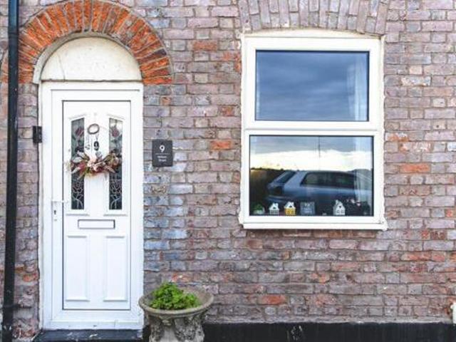 House for sale in Hurdsfield, Macclesfield