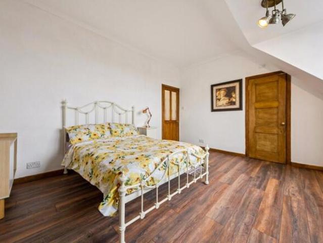 Cottage for sale in Bearsden, Scotland