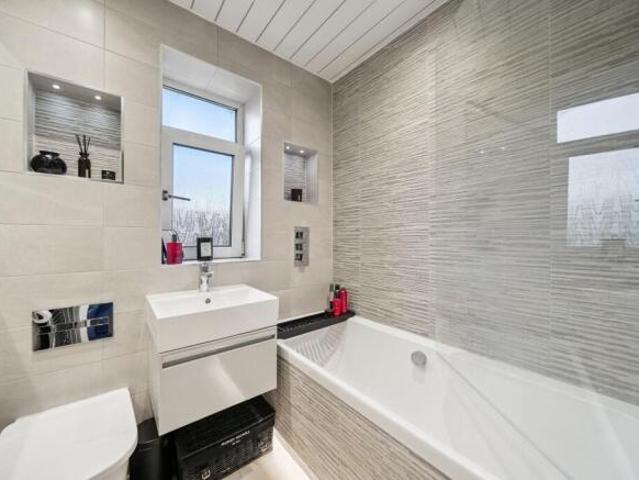 Cottage for sale in Clarkston, Scotland