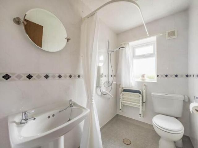 Cottage for sale in Drighlington, Adwalton