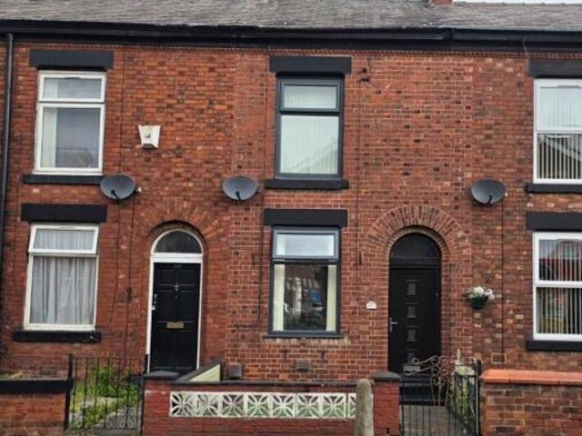 Cottage for sale in Droylsden, Tameside