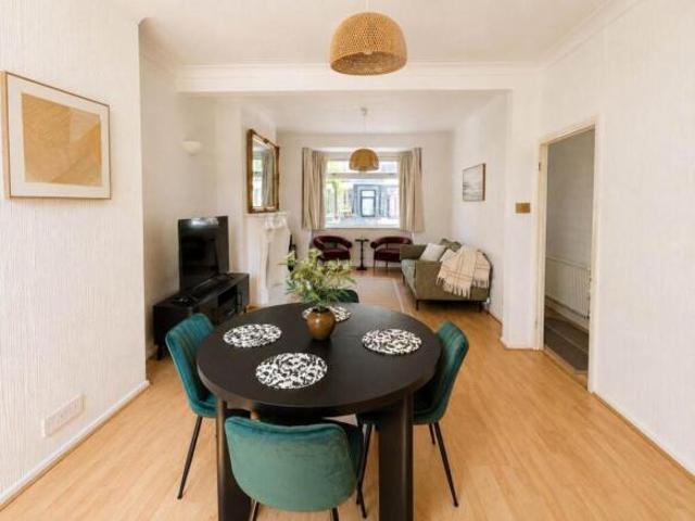 Cottage for sale in Cat Hill
