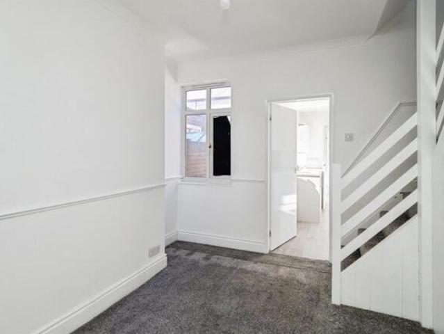 Cottage for sale in Drypool, Hull
