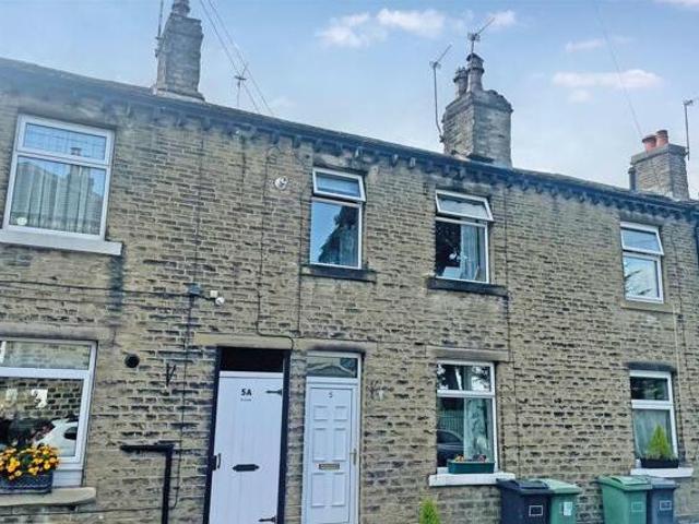 House for sale in Huddersfield, West Yorkshire