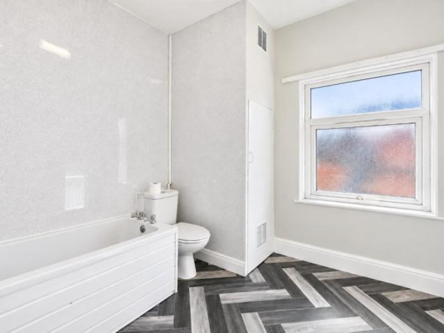 Cottage for sale in The Dukeries, Hull