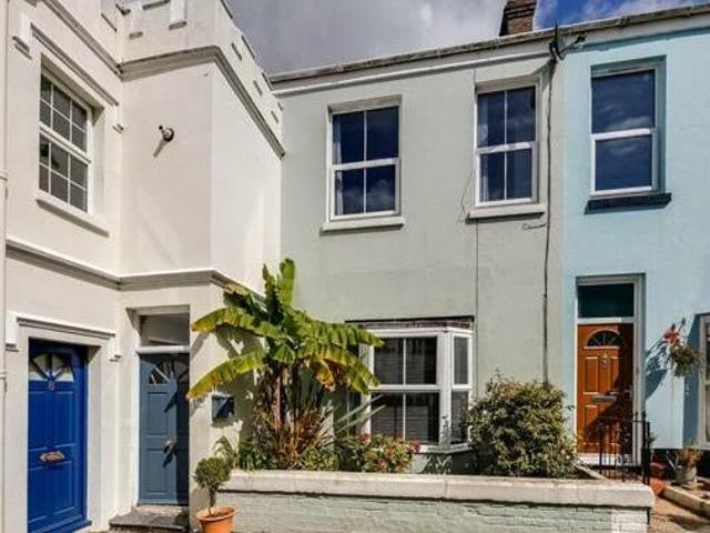 House for sale in Follaton, Strode