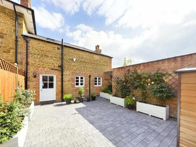 House for sale in Northampton, Northamptonshire