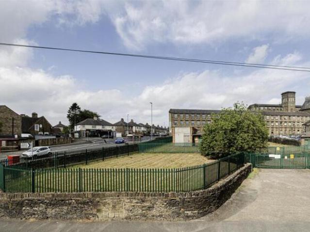 Cottage for sale in Lindley, West Yorkshire