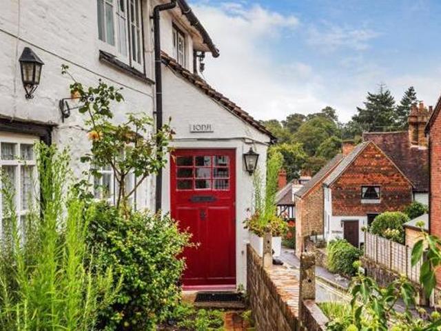 House for sale in Oxted, Hillview