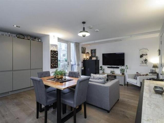 Cottage for sale in Woolwich, Greater London