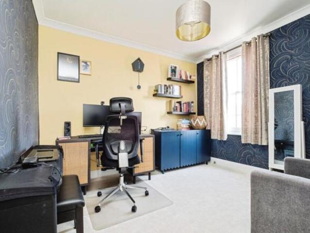 Cottage for sale in Plaistow, Greater London