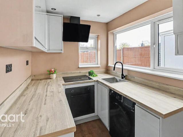 Cottage for sale in Spring Park, Luton