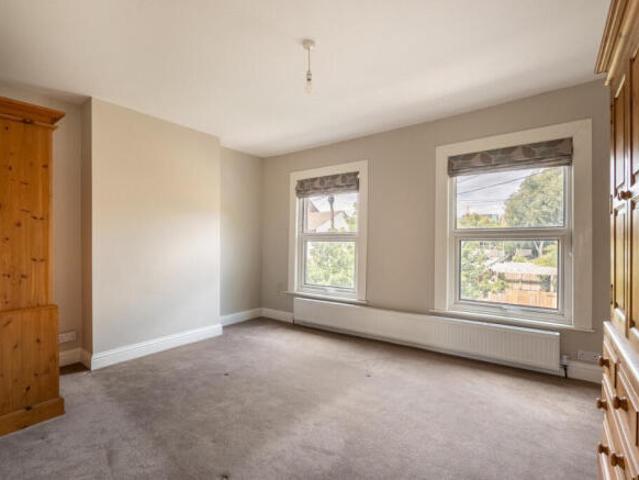 Cottage for sale in Cat Hill