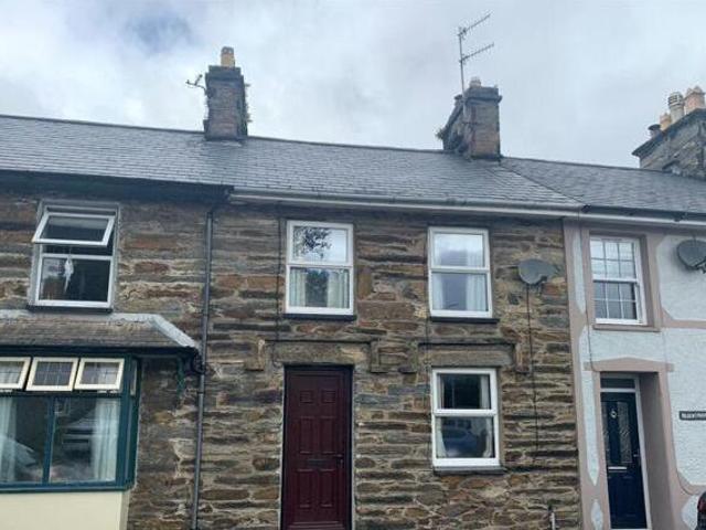 House for sale in Penrhyndeudraeth, Wales