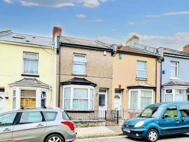 House for sale in Follaton, Strode
