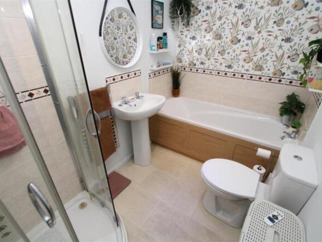 Cottage for sale in Greengates, West Yorkshire