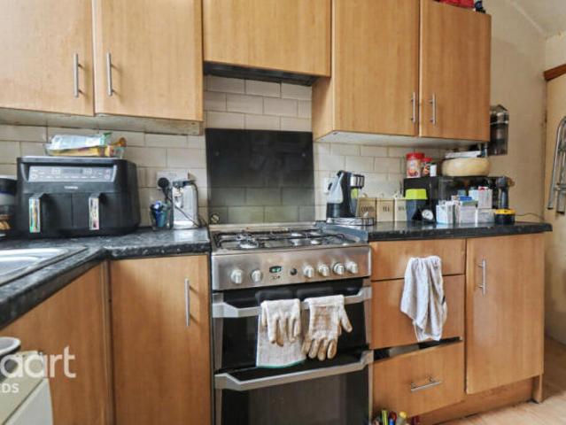 Cottage for sale in East End Park, West Yorkshire