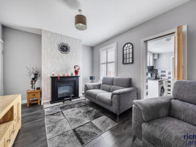 Cottage for sale in Rodbourne, Swindon