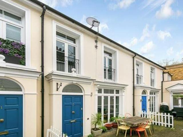 House for sale in Deepcut, Surrey