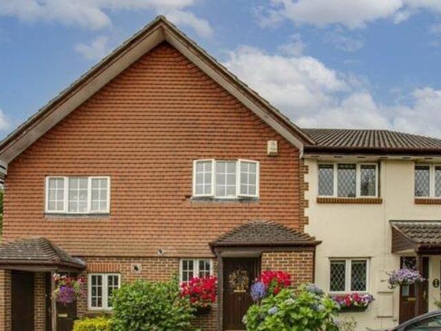 House for sale in Moneyhill, Batchworth