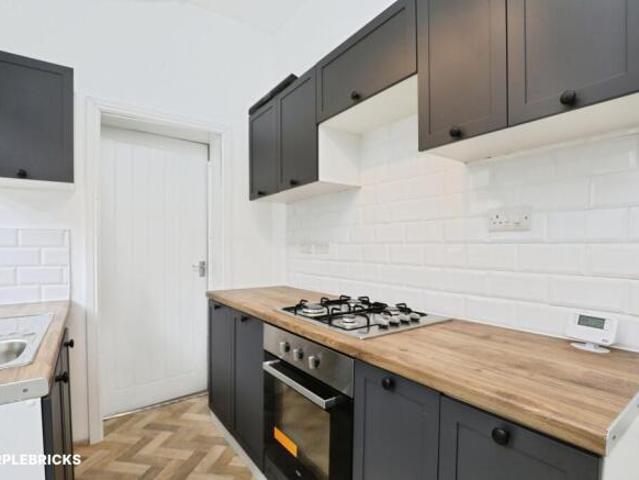 Cottage for sale in Stoke-on-Trent, England