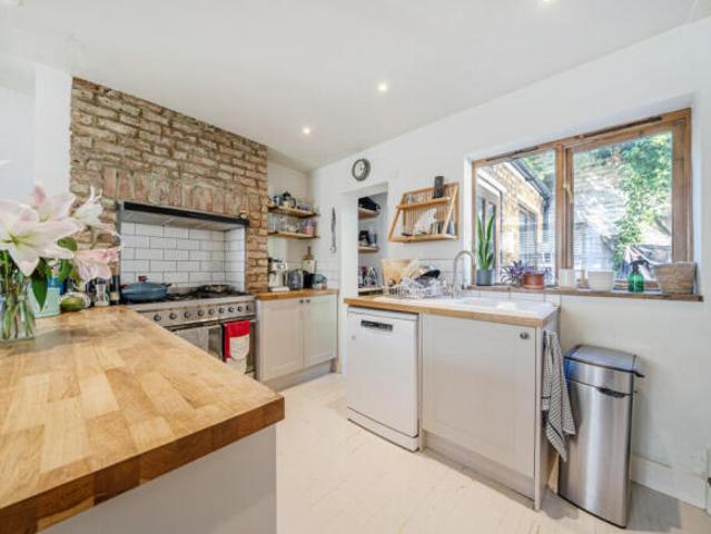 Cottage for sale in Tulse Hill, Greater London