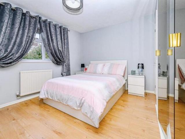 Cottage for sale in Spring Park, Luton