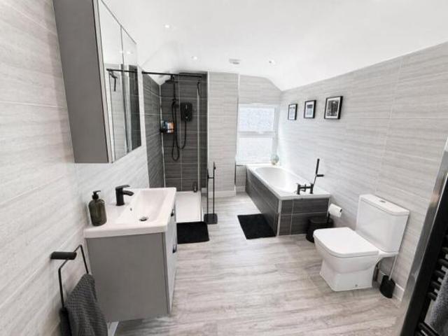 Cottage for sale in Plasnewydd, Falcon Lodge
