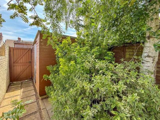 Cottage for sale in St Albans, Five Acres