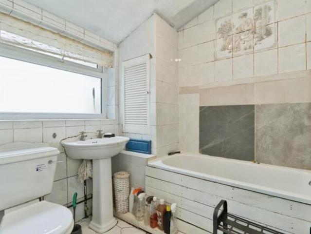 Cottage for sale in Cat Hill