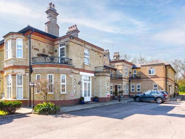 House for sale in Potters Bar, Hertfordshire