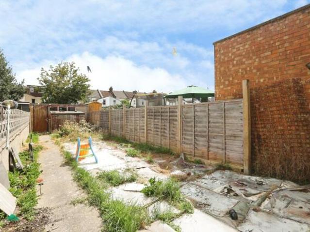 Cottage for sale in Brompton, Gillingham