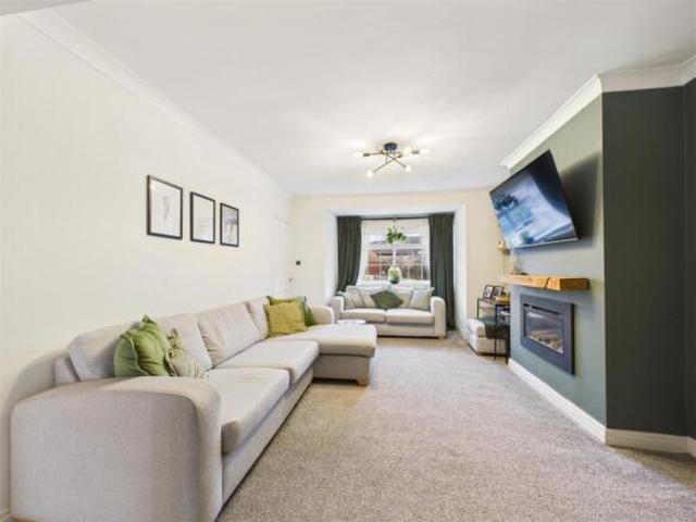 Cottage for sale in Anlaby Park, Hull