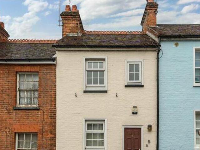 House for sale in Little Stanmore, Greater London