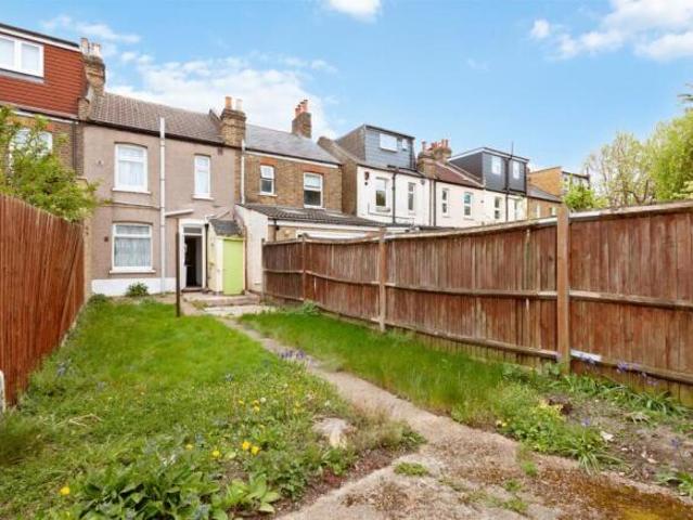 Cottage for sale in London Borough of Merton, Raynes Park