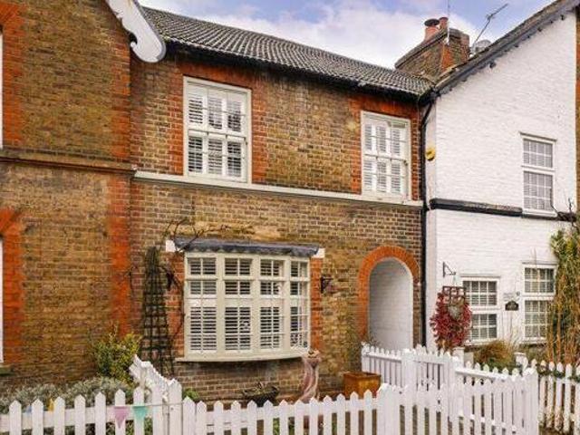 House for sale in Thames Ditton, Elmbridge