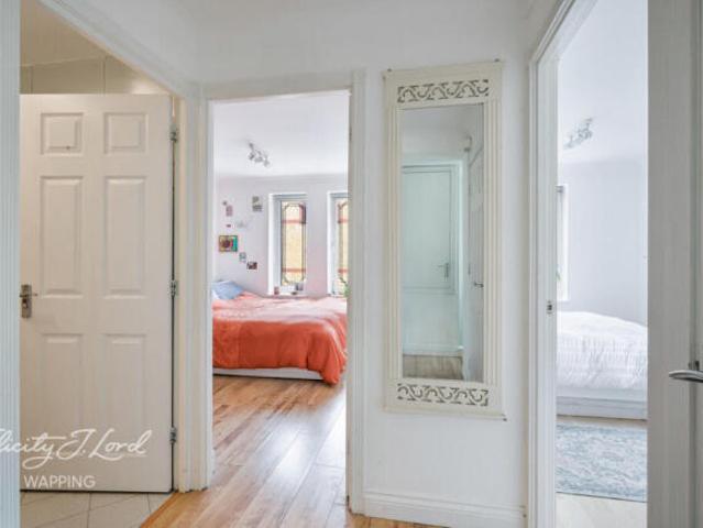 Cottage for sale in Cat Hill