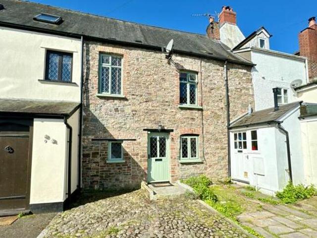 House for sale in Llanbadoc, Wales