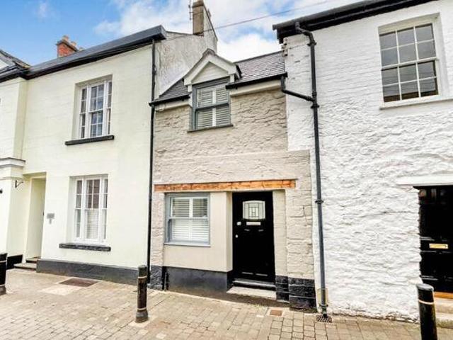 House for sale in Llanbadoc, Wales