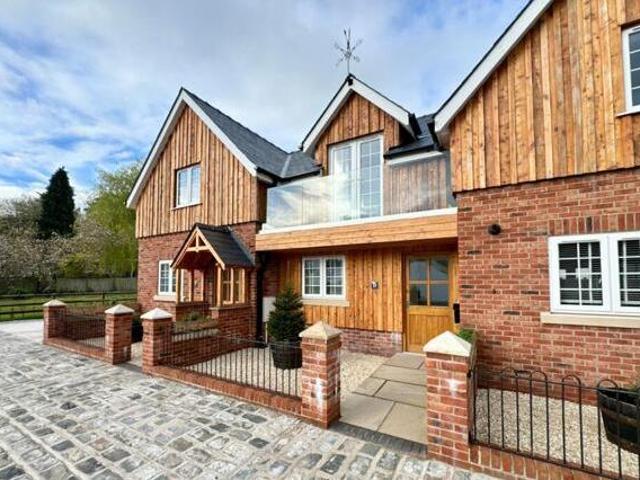 House for sale in Llanbadoc, Wales