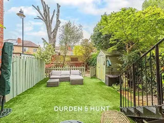 House for sale in Snaresbrook