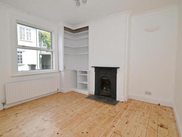 Cottage for sale in Teddington, Greater London