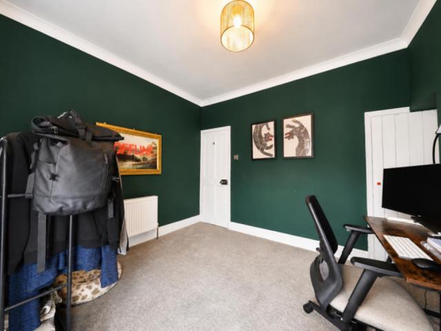 Cottage for sale in The Dukeries, Hull