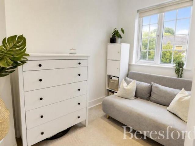 Cottage for sale in Navestock Side