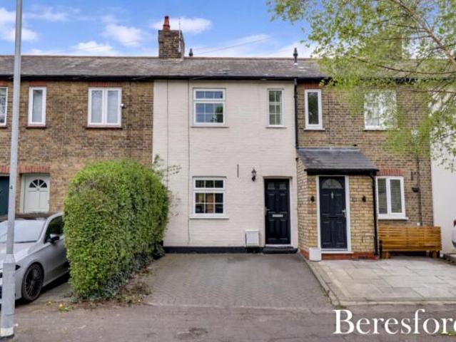 Cottage for sale in Navestock Side