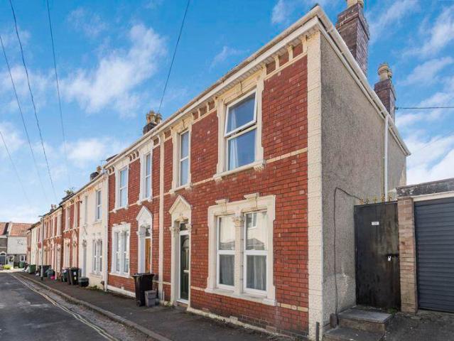 Terraced House for sale in Redfield
