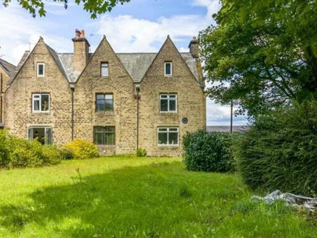 House for sale in Holmfirth, West Yorkshire
