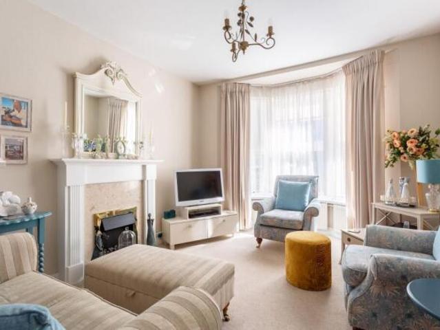Cottage for sale in Hanover & Queen's Park, Brighton