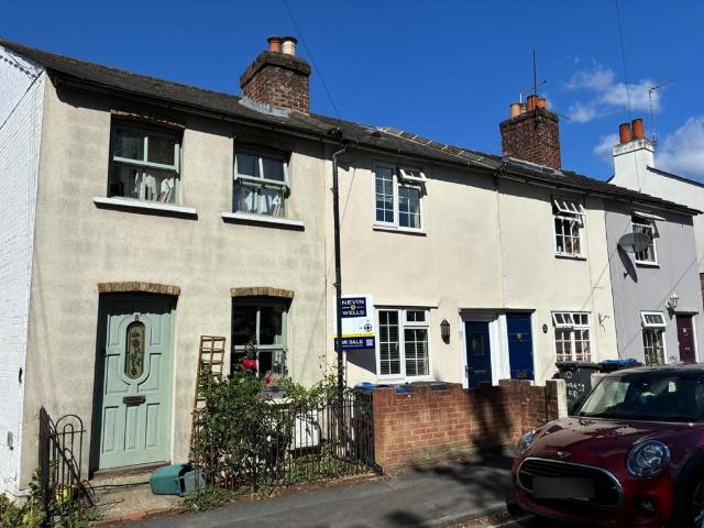 House for rent in Row Town, Surrey