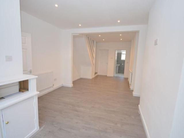 House for rent in Calderstones